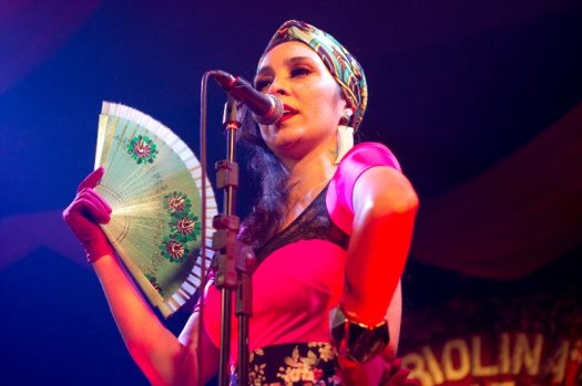 A cantora Luciana Simões. Foto: Renan Perobelli