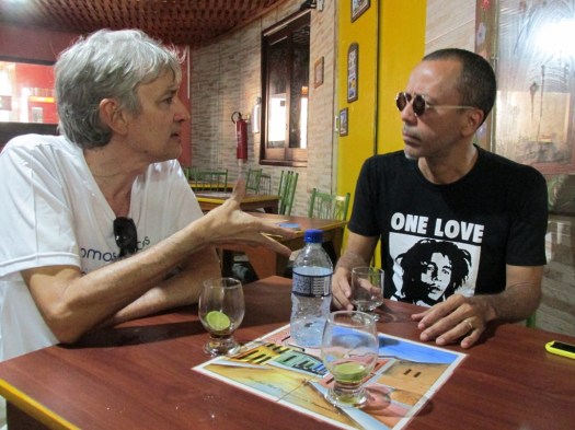 Os poetas Celso Borges e Fernando Abreu durante entrevista no Cafofo da Tia Dica. Foto: ZR (29/4/2016)