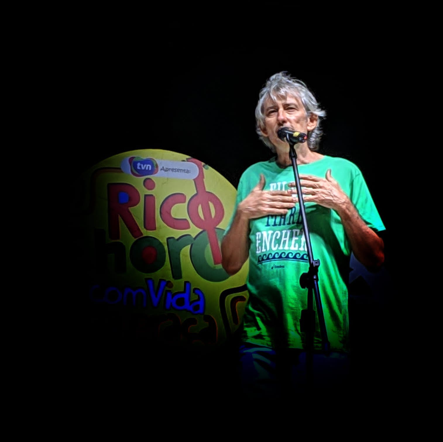 No palco ou na plateia, o poeta Celso Borges participou de diversas edições de RicoChoro ComVida na Praça e será homenageado no Chorinhos e Chorões deste domingo (30). Foto: Zeqroz Neto/ Divulgação