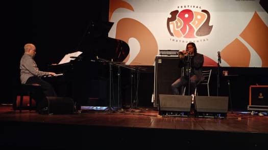 Amilton Godoy (piano) e Sidmar Vieira (trompete)